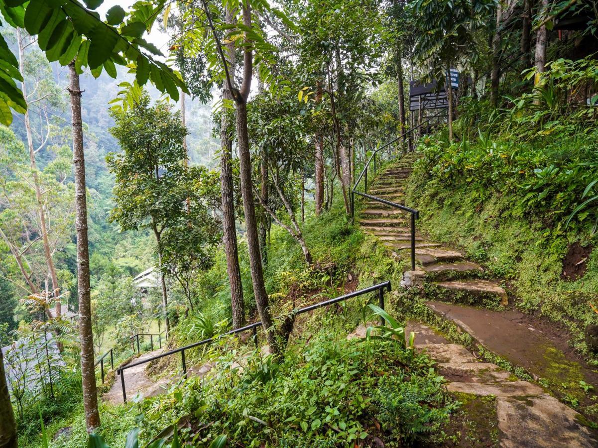 Oyo Homes 90915 Eco Tourism Desa Cihanjuang Rahayu Ciwangun Indah Camp Villas Bongkar Luaran gambar